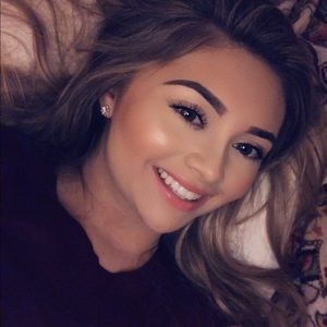 Meet your Posher, Alexzandra